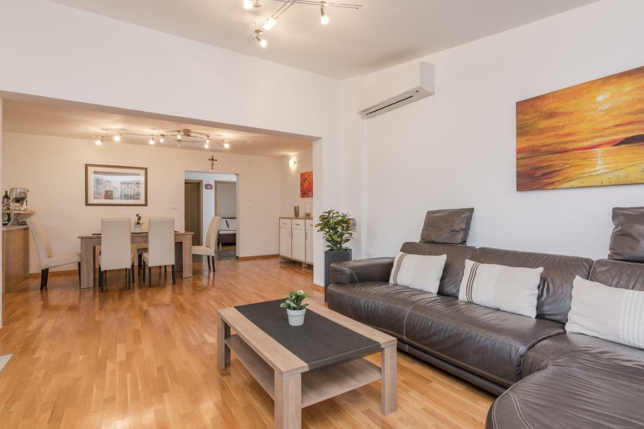 Apartment Natalie Sea View With 3 Bedrooms And Everything Is Air-Conditioned Сали Экстерьер фото